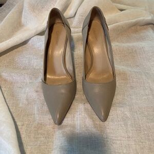 Calvin Klein Brie Pumps